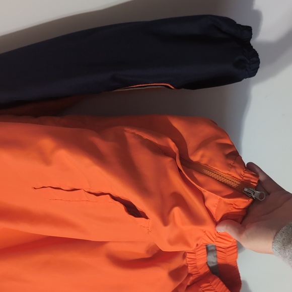 Chicago Bears Windbreaker Jacket - Picture 4 of 7